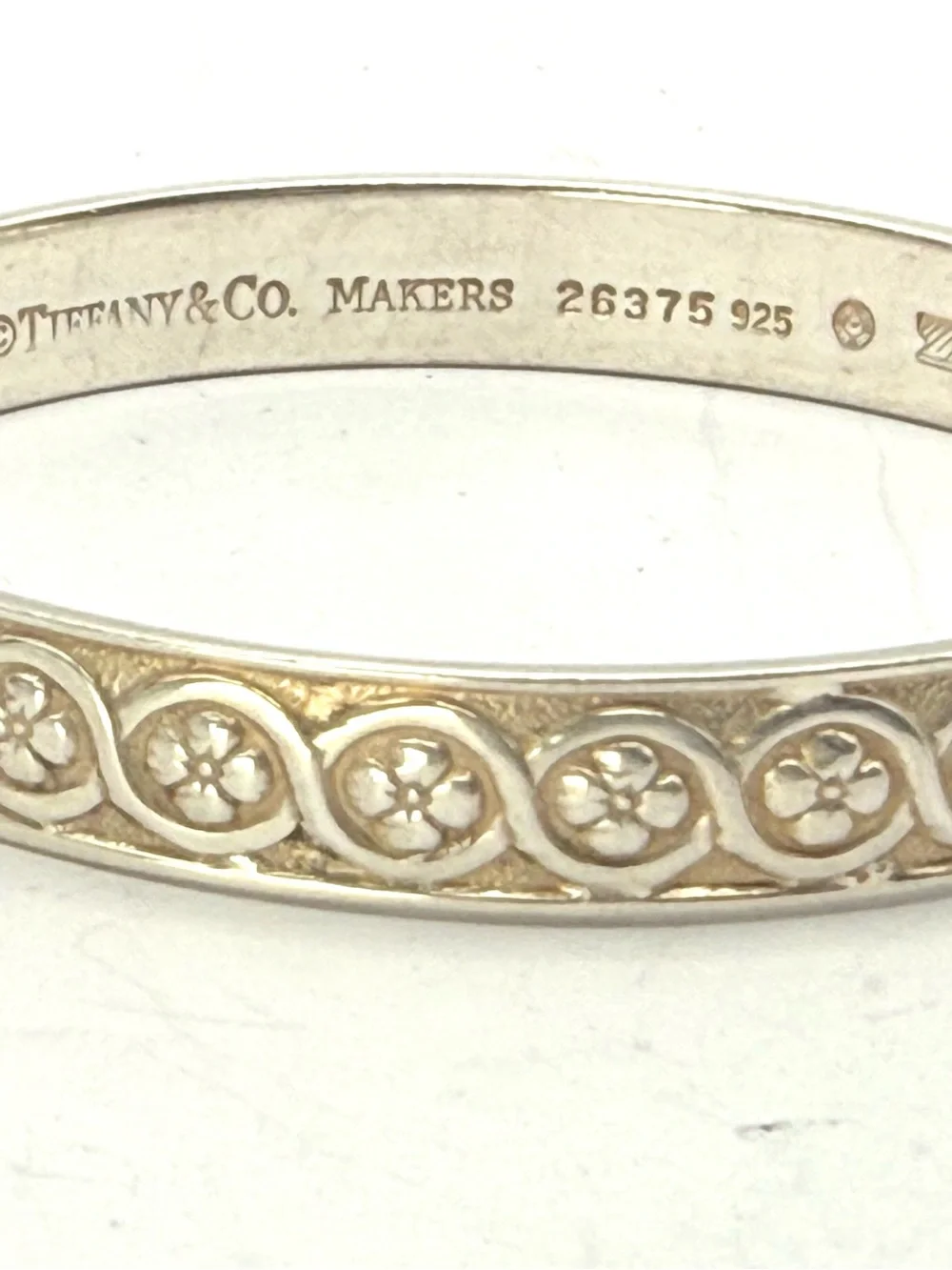 Tiffany & Co. Makers 26375 Sterling Silver Floral Bangle Bracelet 7.5”
